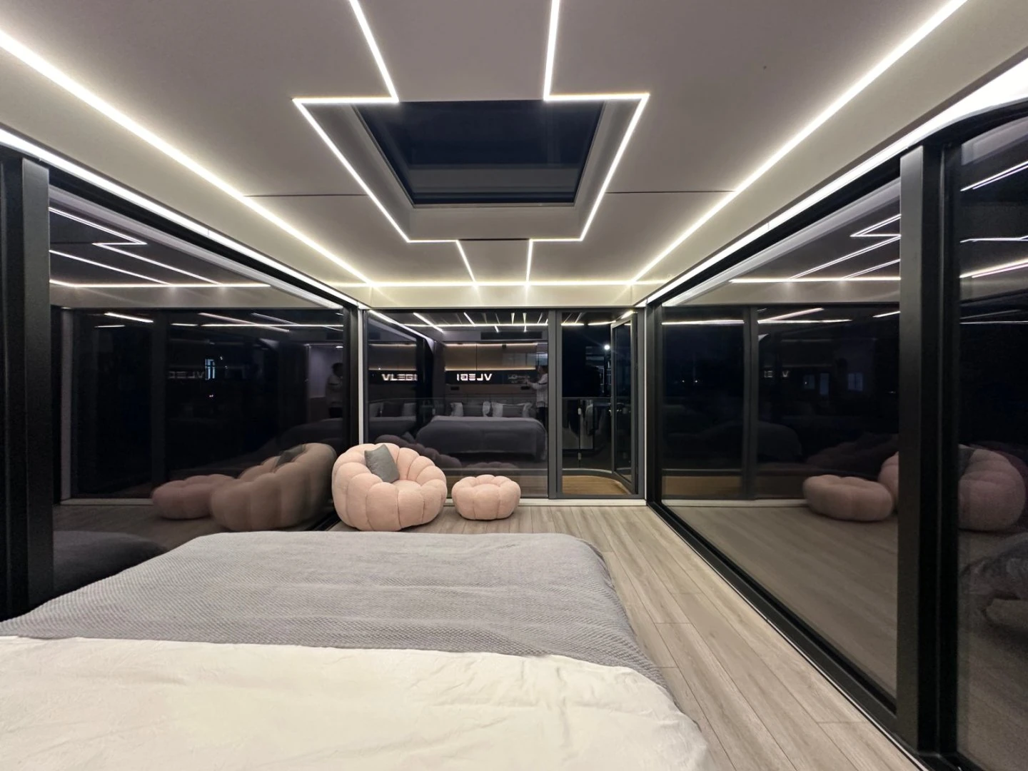 Mobilhaus Liu Tiny House, çift kişilik yataklı yatak odası.